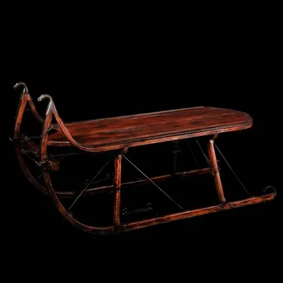 Hvad er den generelle højde på et slæde sofabord